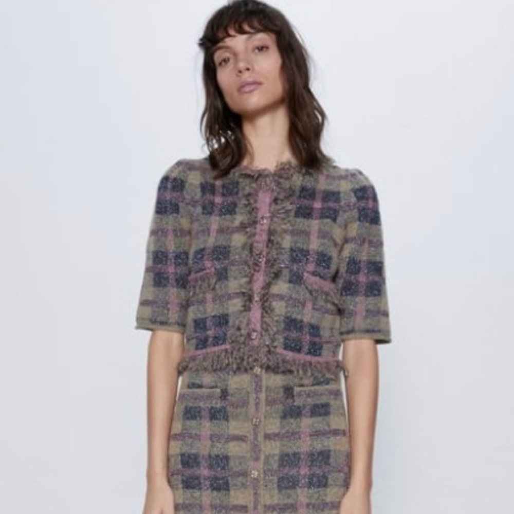 ZARA Blogger's favorite tweed checked balloon sleeve button down cardigan